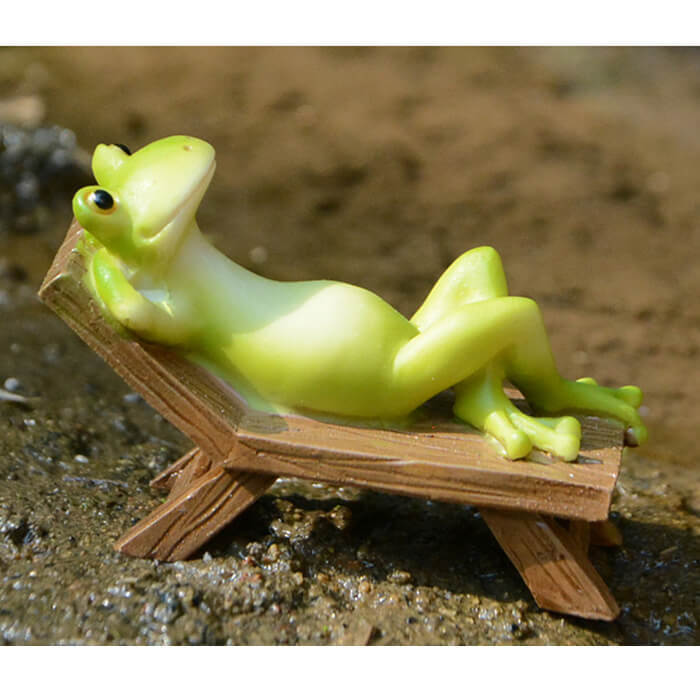 Cute Rural Cartoon Frog Resin Figurine Garden Ornament-xinru