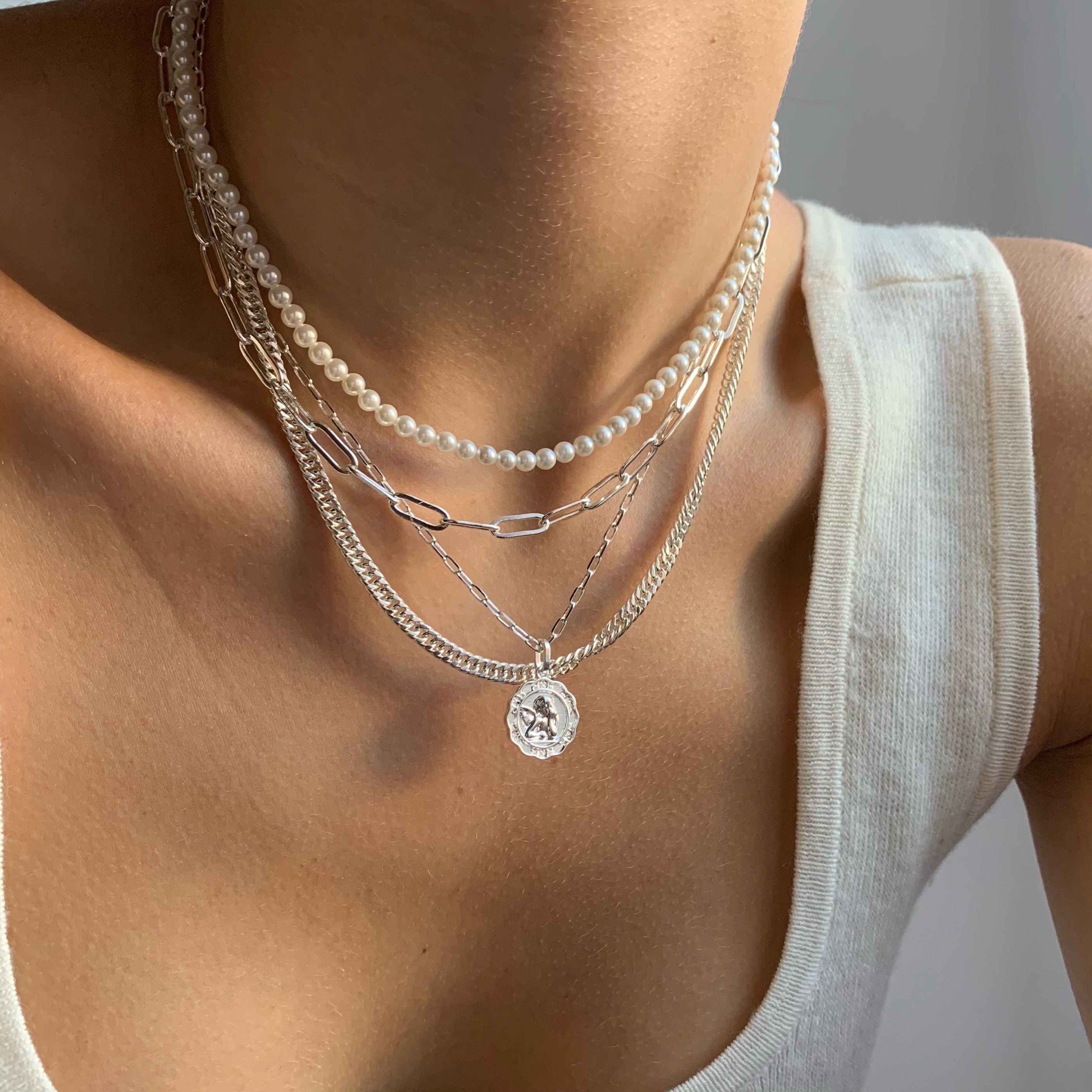 Delicate and Elegant Vintage Gold Pendant Necklace-xinru