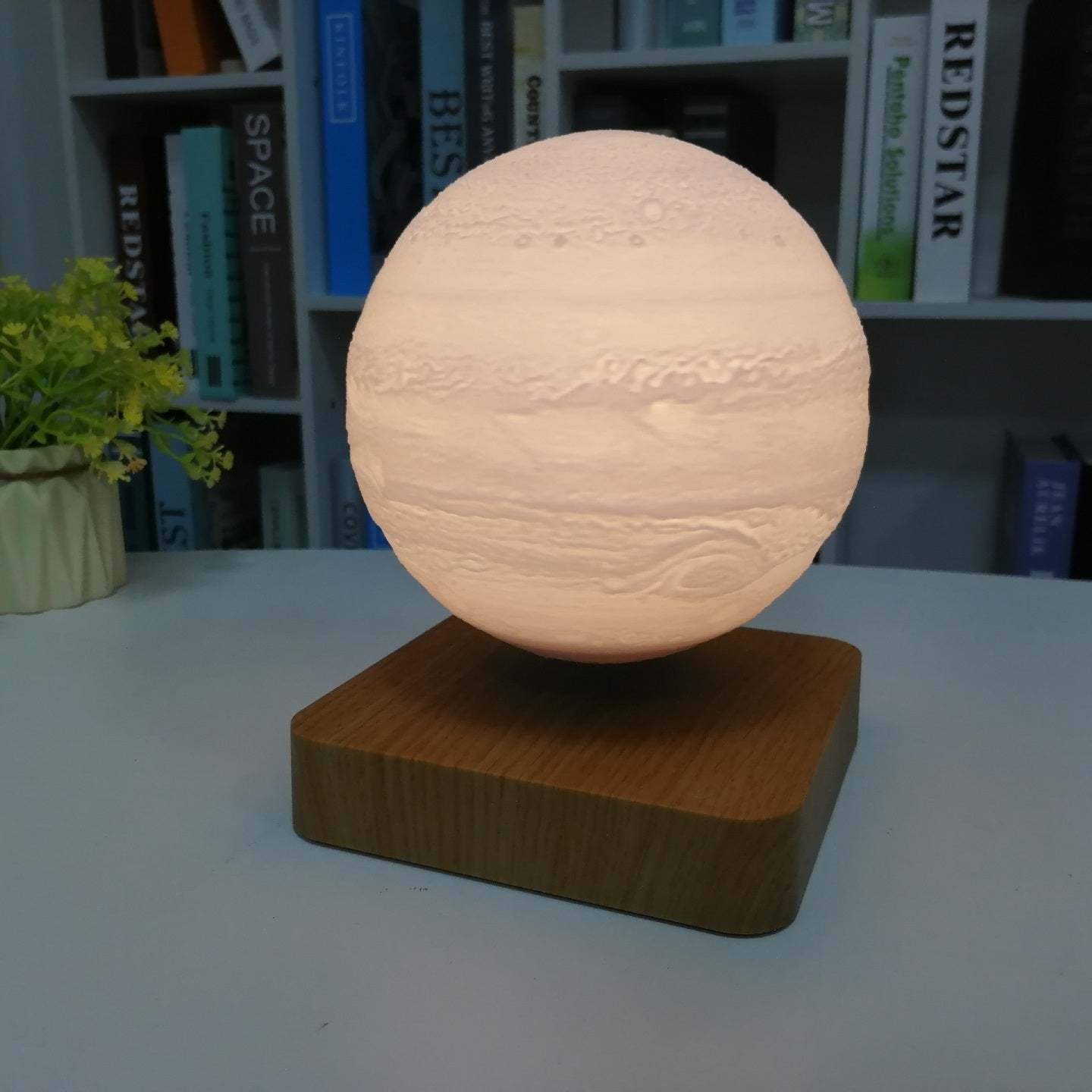 3D Rotating Moon Night Light LED Magnetic Levitation Table Lamp-xinru