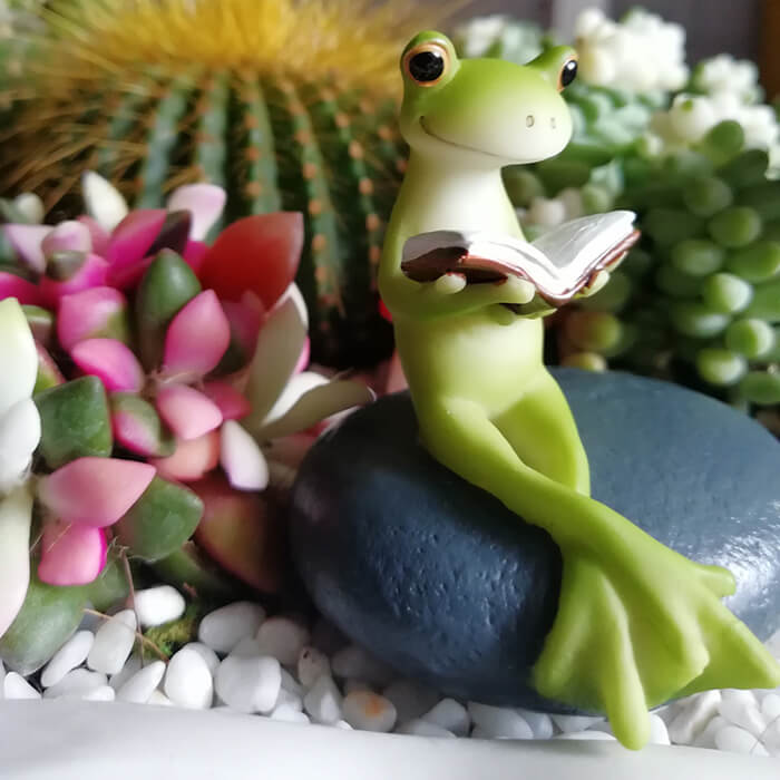 Cute Rural Cartoon Frog Resin Figurine Garden Ornament-xinru