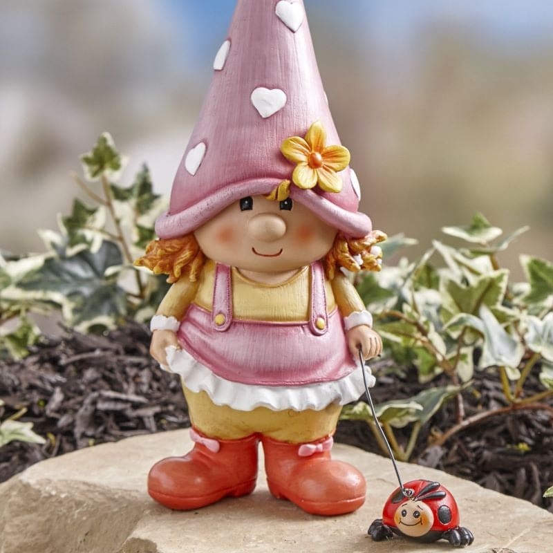 Whimsical Petunia The Gnome Gardener w/ Ladybug Garden Statue-xinru