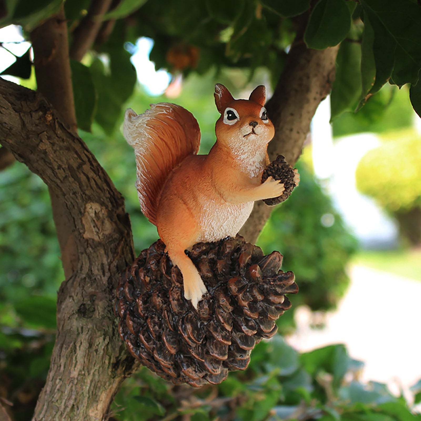 Realistic Resin Squirrel Animal Statue Tree Pendant Wall Garden Ornament-xinru
