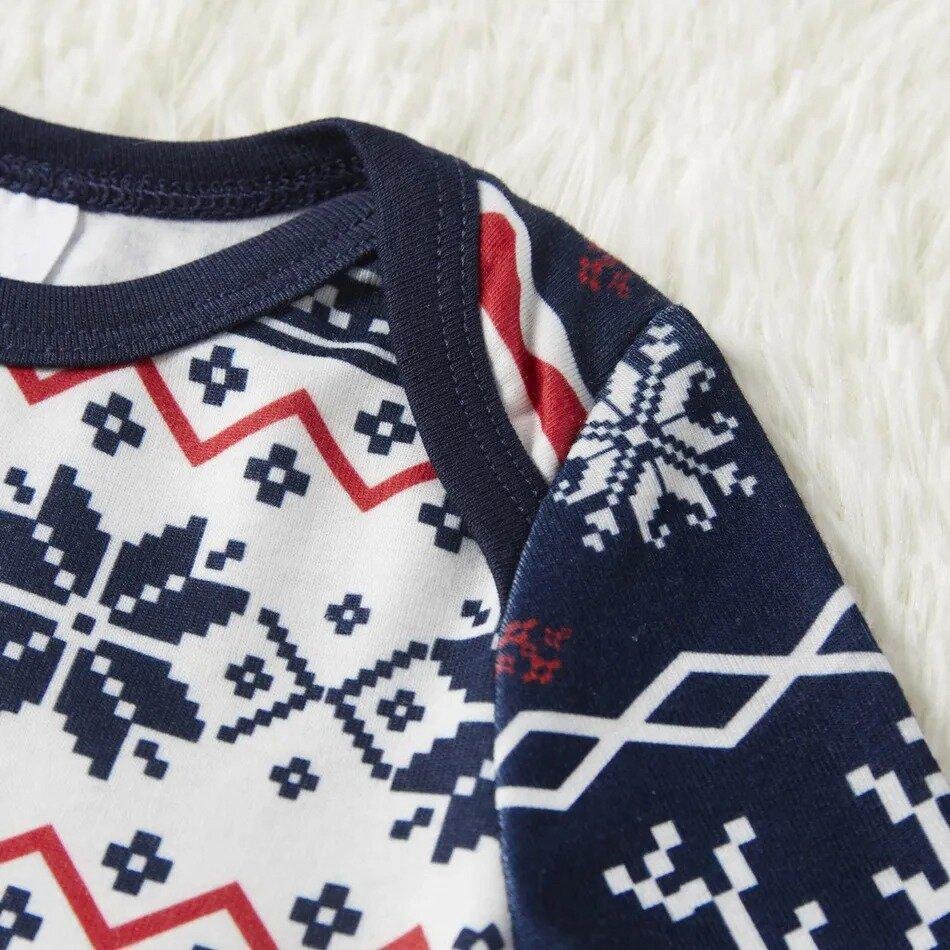 Christmas All Over Reindeer and Snowflake Print Family Matching Long-sleeve Plus Size Pajamas Sets-xinru shop