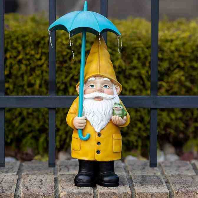 Solar Powered Gnome Statue Light Wearing Raincoat-xinru