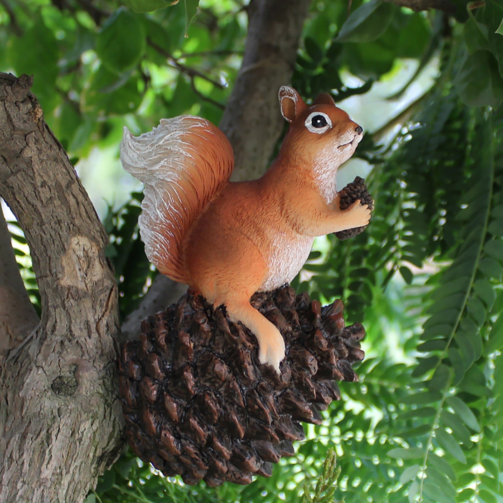 Realistic Resin Squirrel Animal Statue Tree Pendant Wall Garden Ornament-xinru