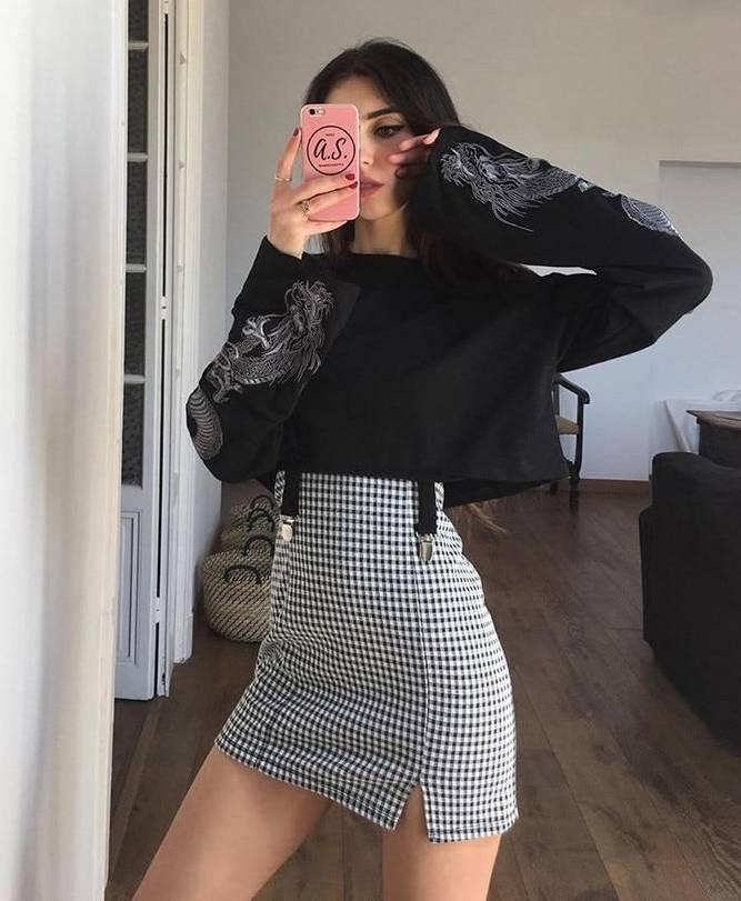 Women Midriff-baring Sweatershirt Dragon Print Sleeve Crop Tops With Chains-xinru