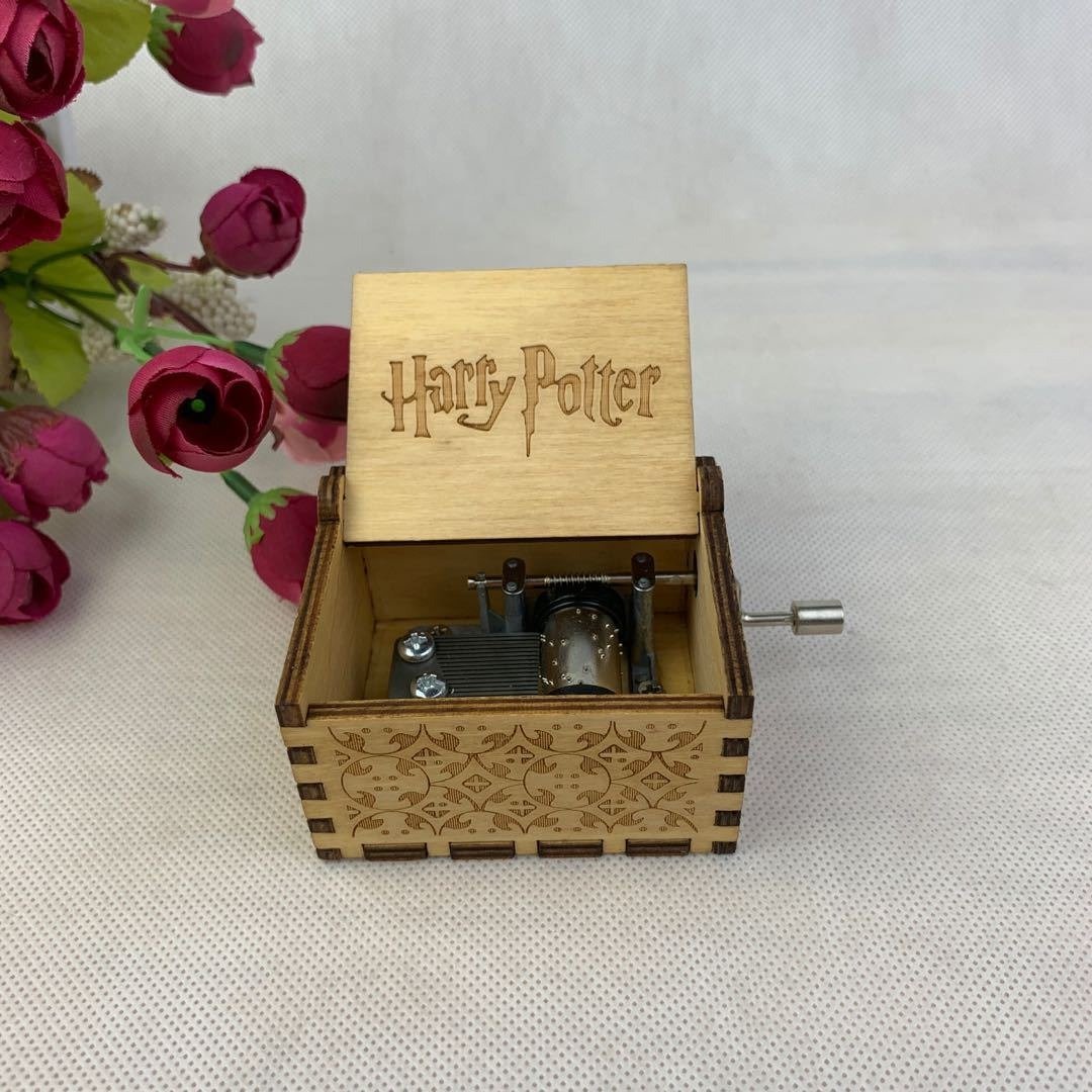 Harry Potter Antique Carved Wooden Hand Crank Music Box-xinru
