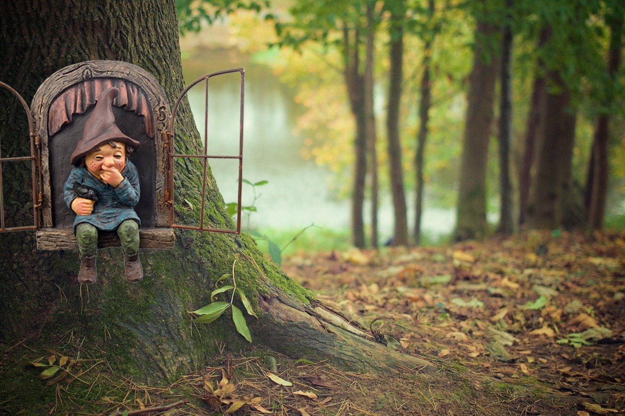 Wall Home Decor Giggling Gnome Sitting Window Sill 3D Resin Hanging Ornament-xinru