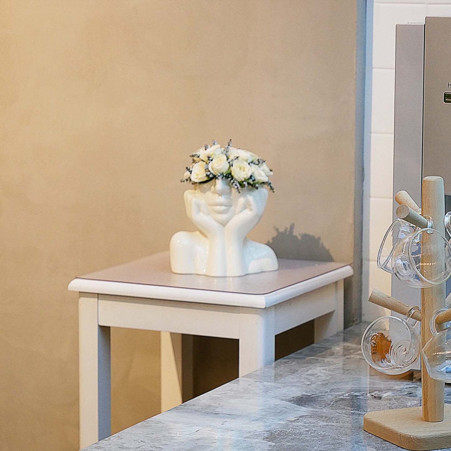 Hands on Cheeks Face Vase-xinru shop