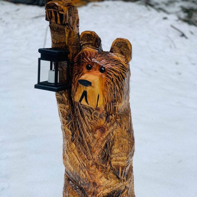 Cedar Carved Bear Chainsaw Carving with Solar Lantern-xinru