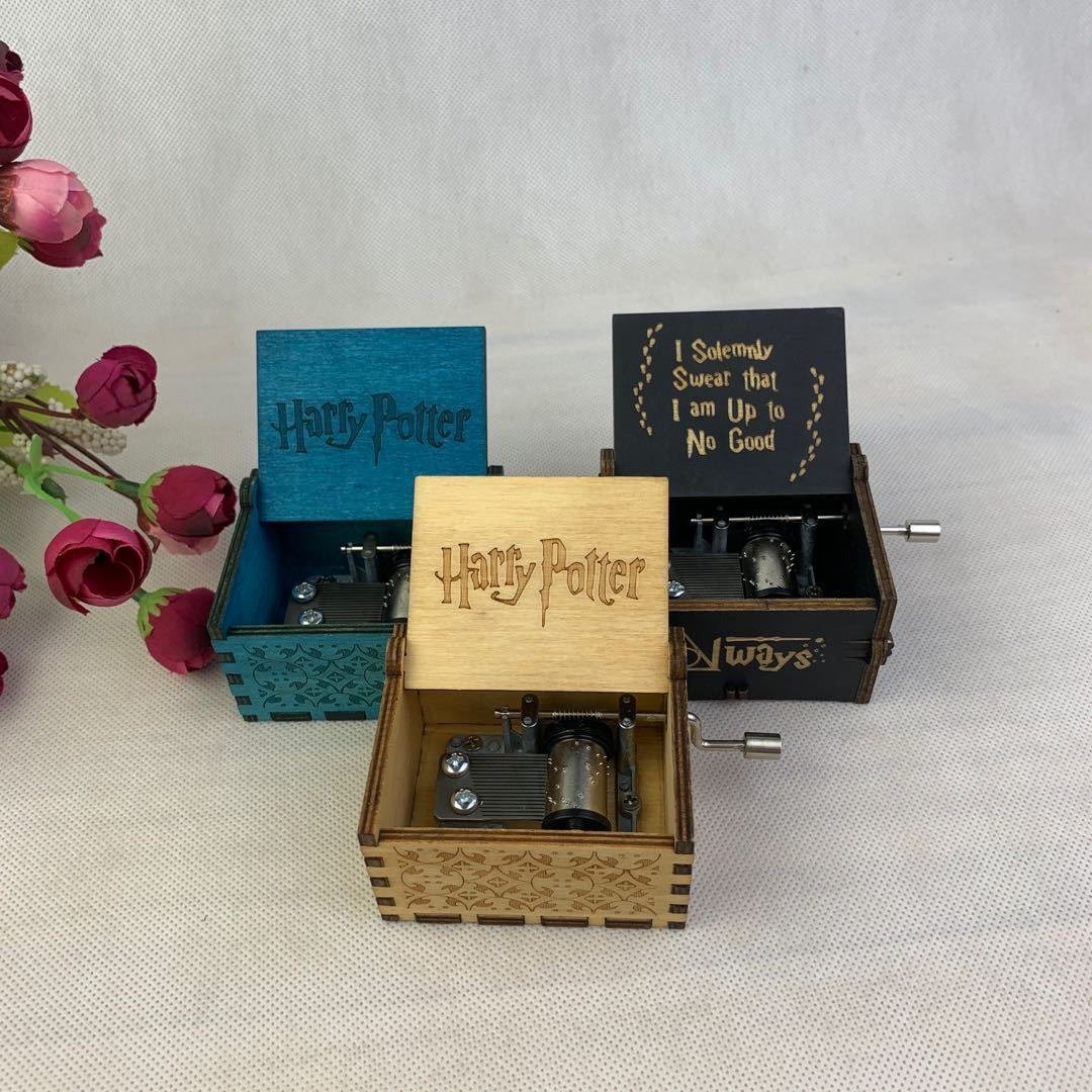 Harry Potter Antique Carved Wooden Hand Crank Music Box-xinru