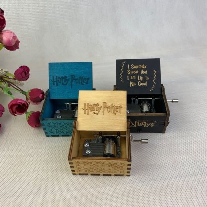Harry Potter Antique Carved Wooden Hand Crank Music Box-xinru