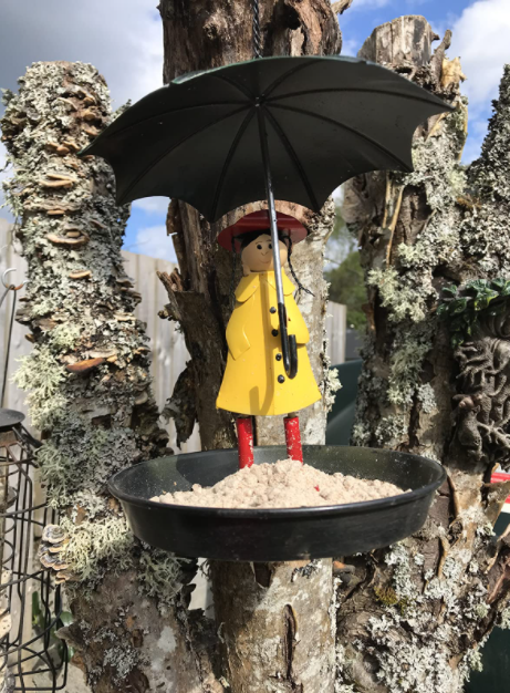 Bird Feeder Metal Hanging Chain Girl And Umbrella Bird Feeder For Wild Birds-xinru