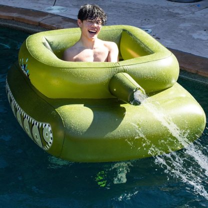 Inflatable Tank Shaped Pool Float That Shoot Water-xinru shop