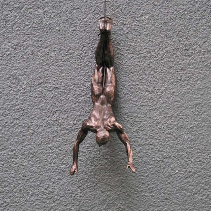Climbing Man Wall Art Sculpture Vintage Resin Creative Hanging-xinru