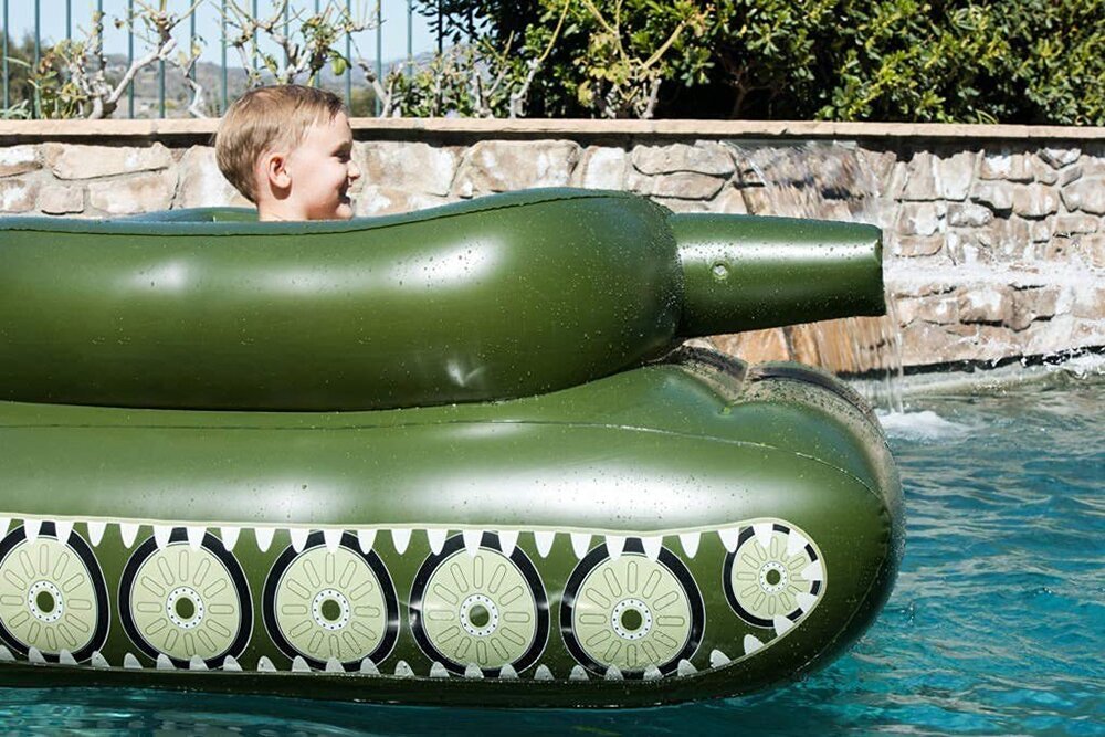 Inflatable Tank Shaped Pool Float That Shoot Water-xinru shop