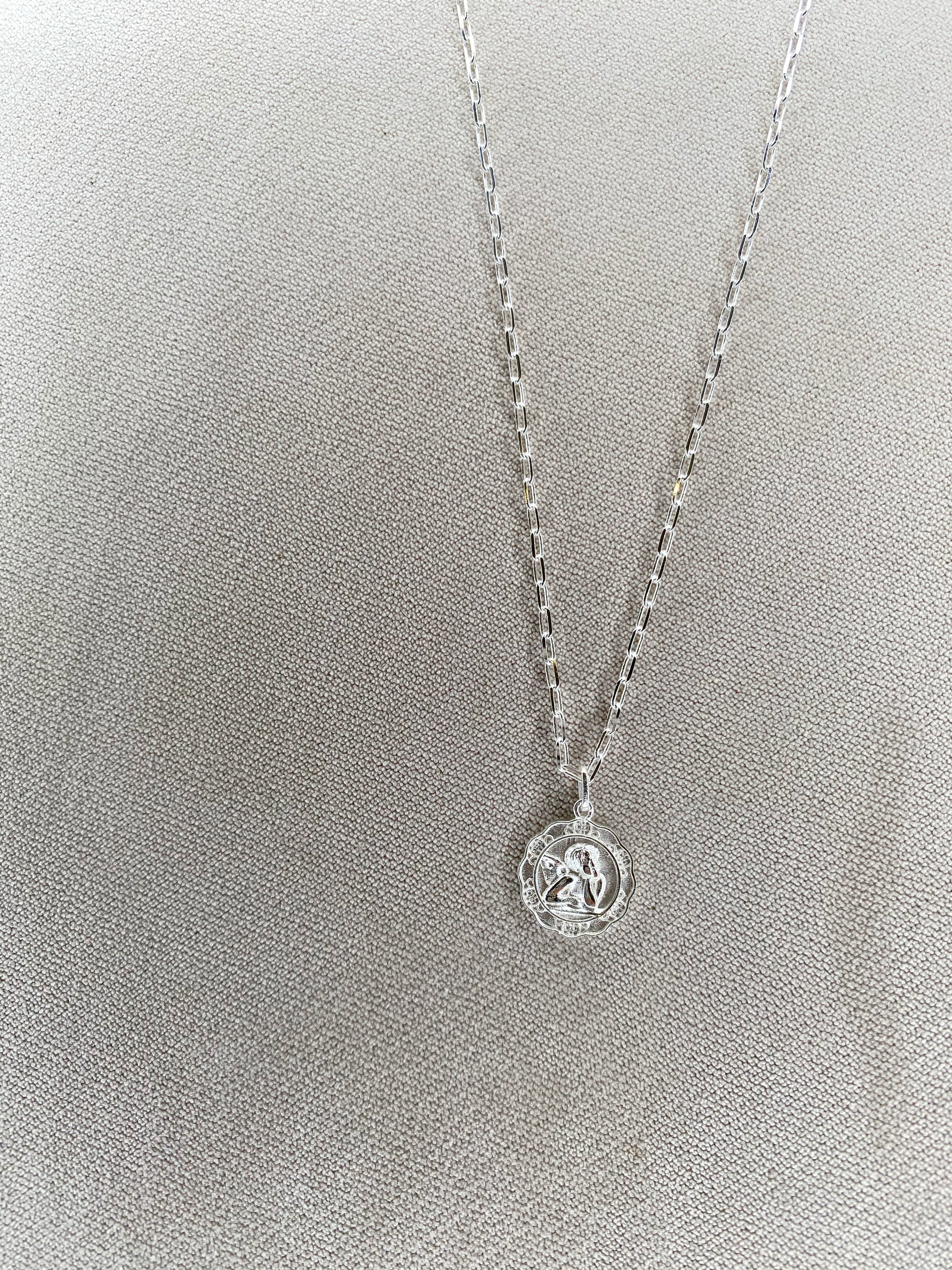 Delicate and Elegant Vintage Gold Pendant Necklace-xinru