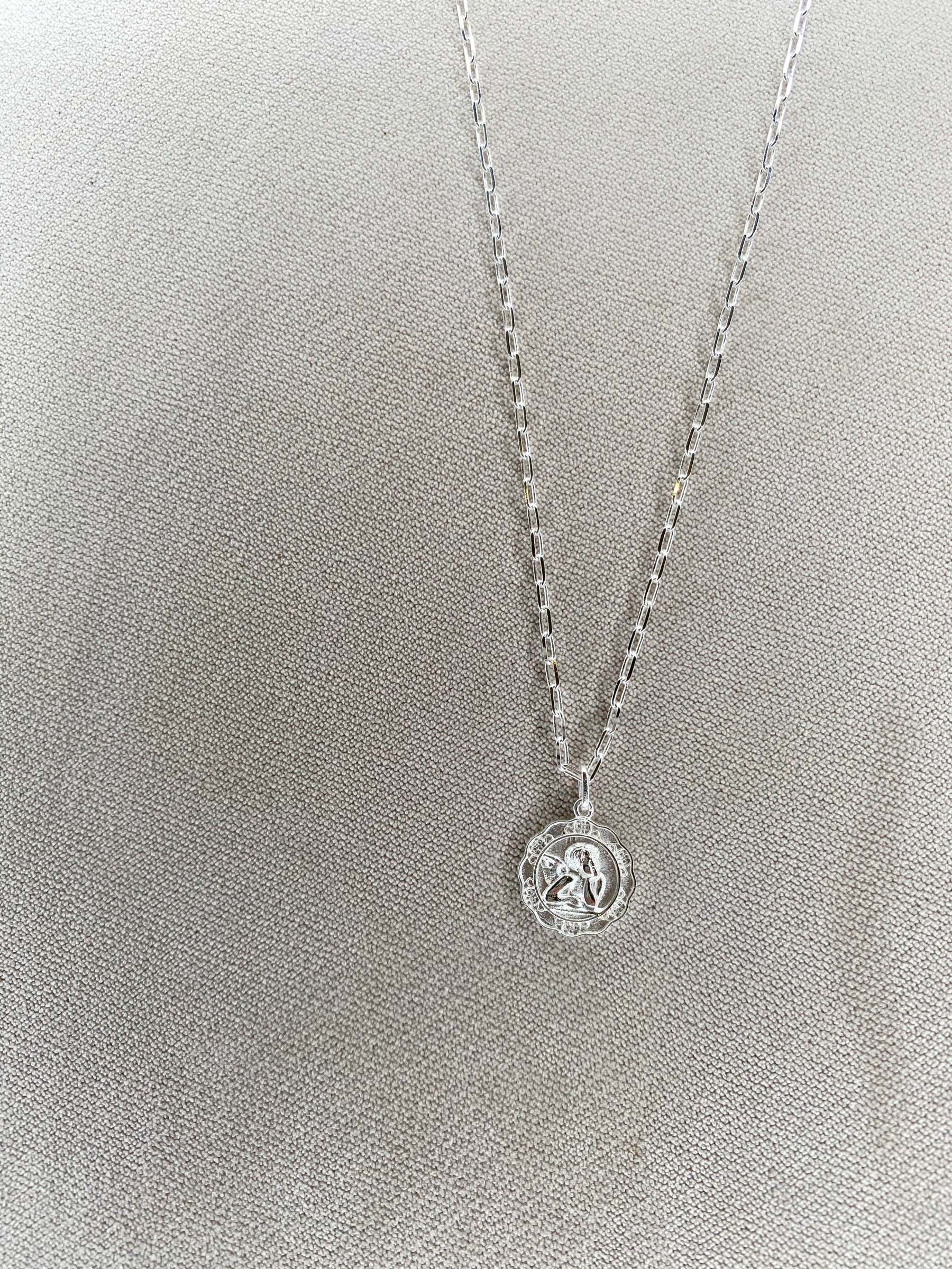 Delicate and Elegant Vintage Gold Pendant Necklace-xinru