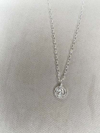 Delicate and Elegant Vintage Gold Pendant Necklace-xinru