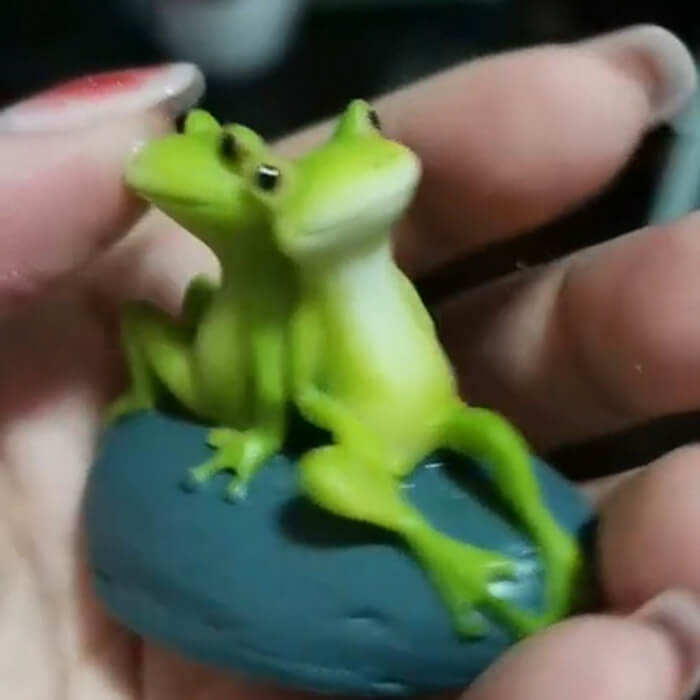 Cute Rural Cartoon Frog Resin Figurine Garden Ornament-xinru