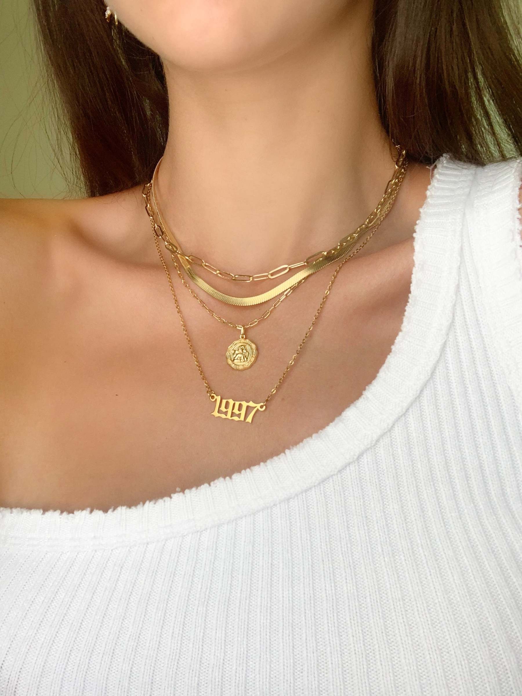 Delicate and Elegant Vintage Gold Pendant Necklace-xinru