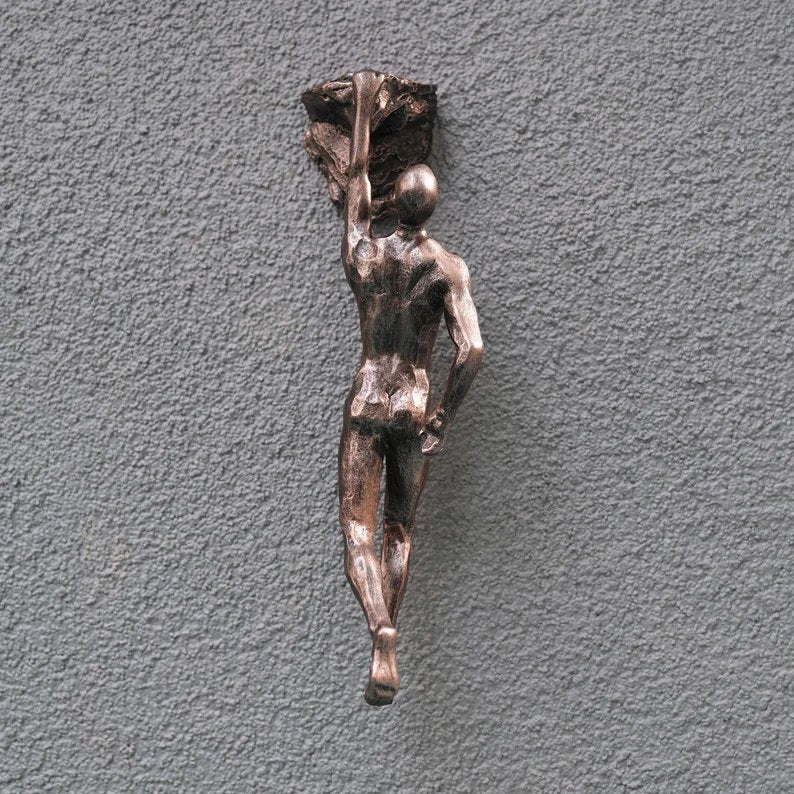 Climbing Man Wall Art Sculpture Vintage Resin Creative Hanging-xinru