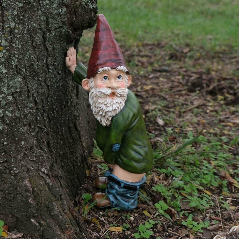 Garden Peeing Gnome Funny Dwarf Statue Decoration-xinru