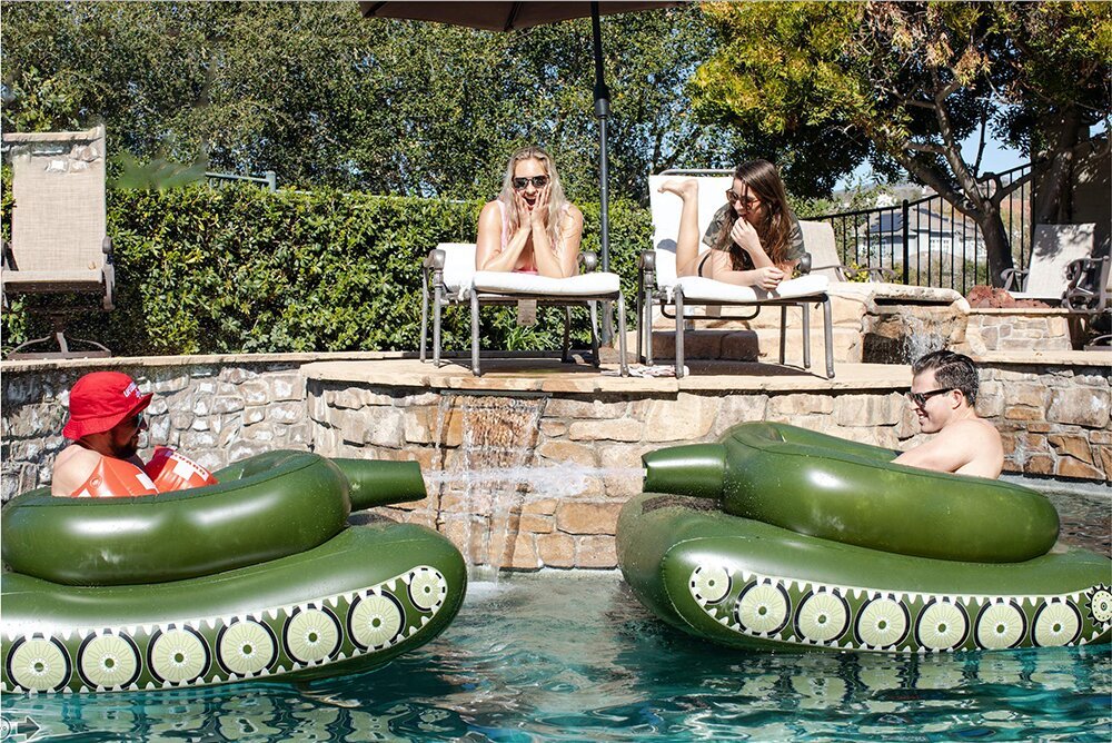 Inflatable Tank Shaped Pool Float That Shoot Water-xinru shop