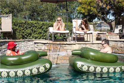Inflatable Tank Shaped Pool Float That Shoot Water-xinru shop