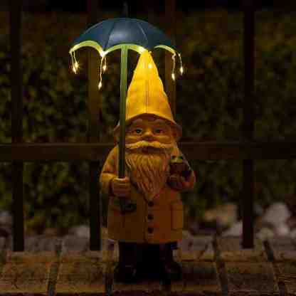 Solar Powered Gnome Statue Light Wearing Raincoat-xinru
