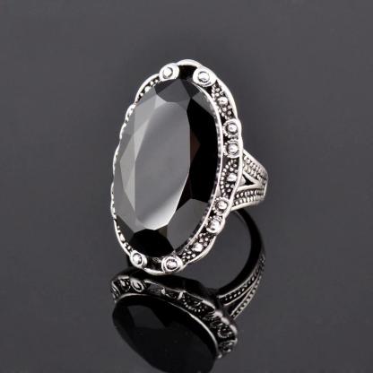 Luxurious Vintage Style Black Oval Eye-catching Shape Rings-xinru