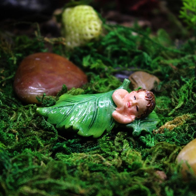 Miniature Fairy Sleeping Elf Baby In Leaf Art Outdoor Resin Statue Garden Deco-xinru