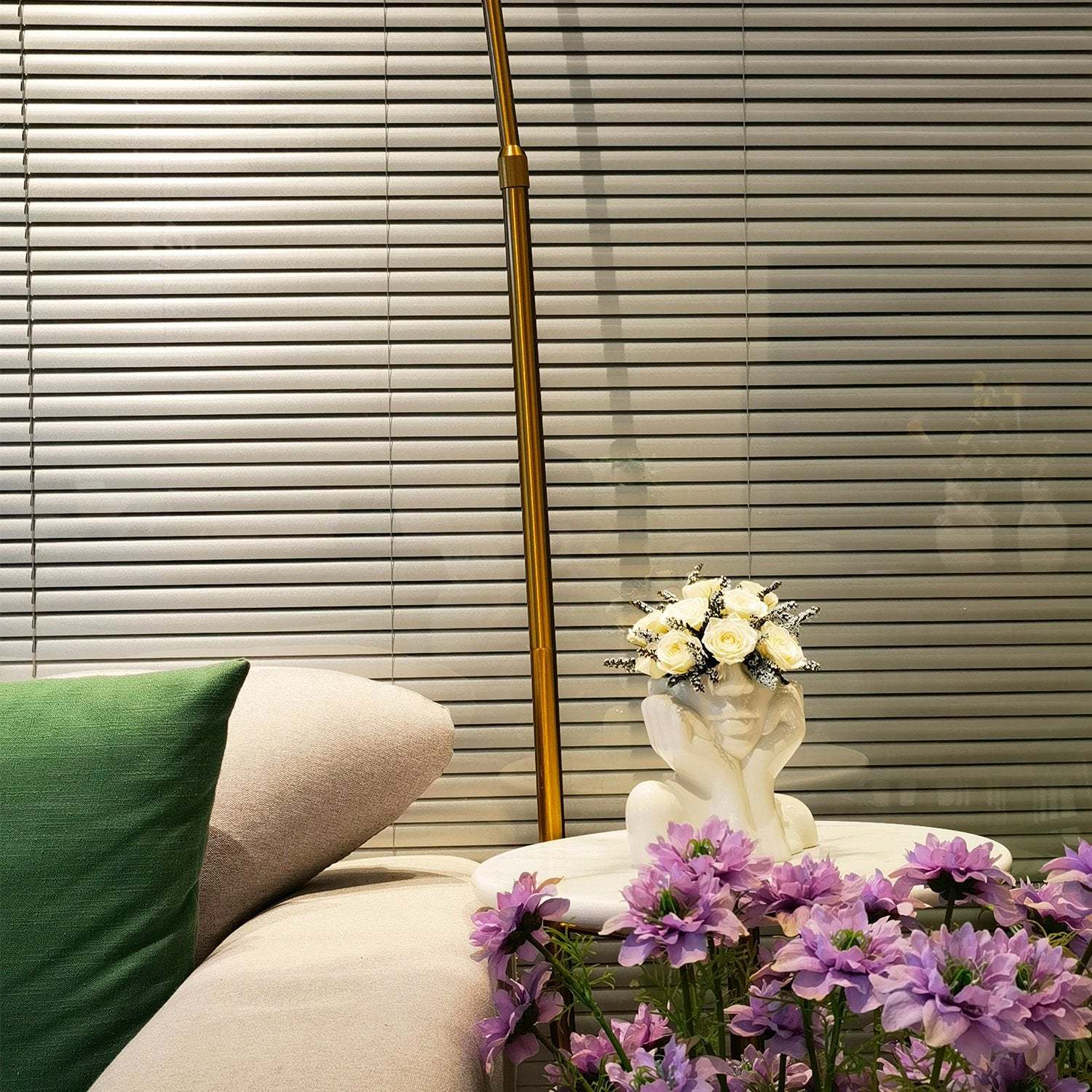 Hands on Cheeks Face Vase-xinru shop