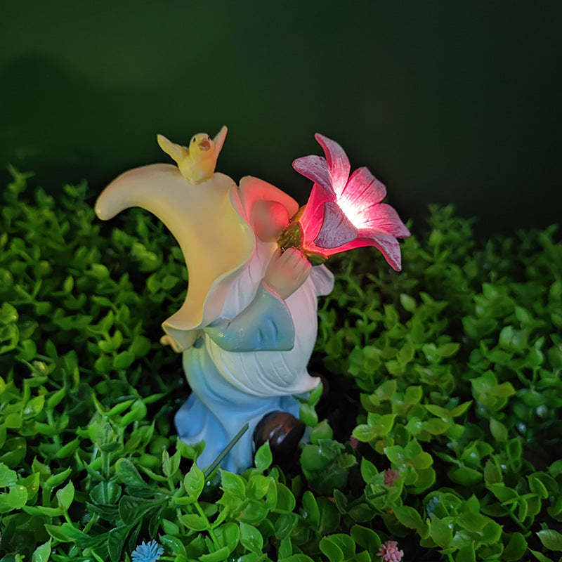 Garden Gnome Statue Playing Flower With Solar LED Lights-xinru