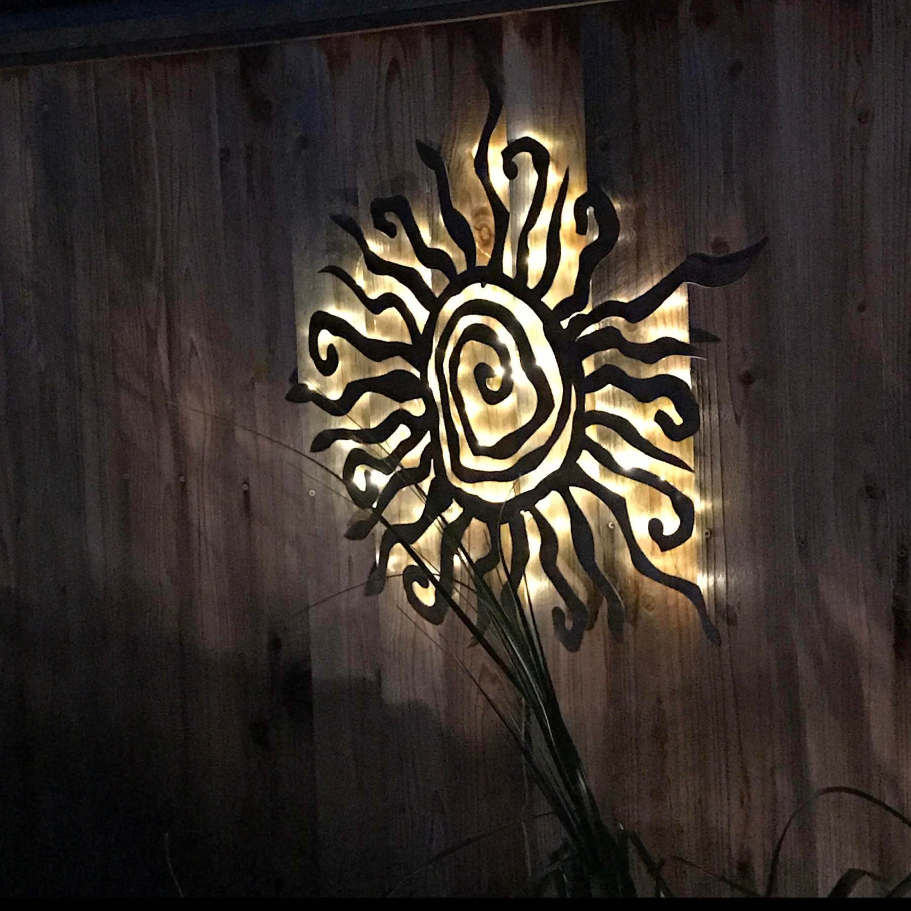 Wrought Iron Metal Sun Decorative Metal Wall Art-xinru