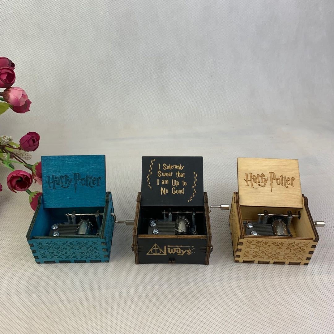 Harry Potter Antique Carved Wooden Hand Crank Music Box-xinru