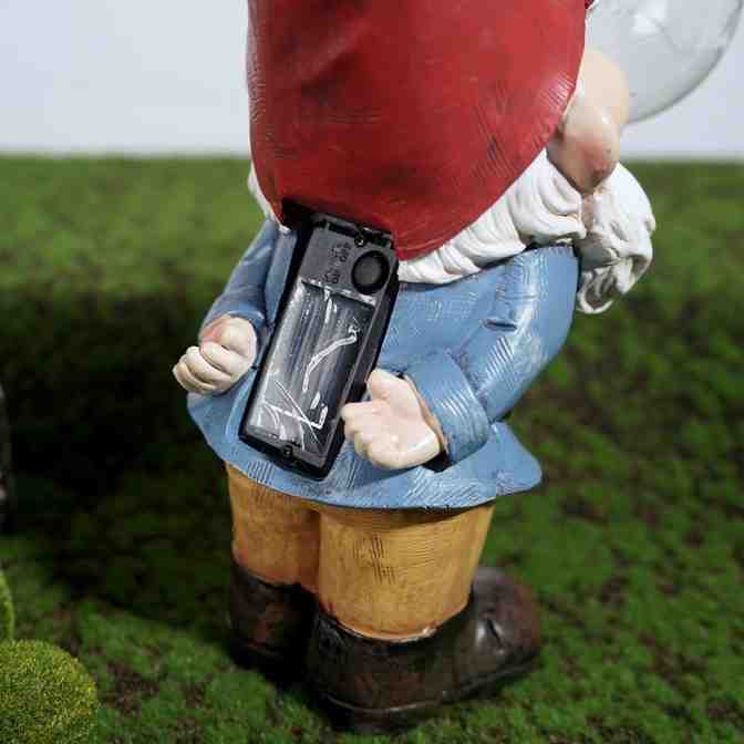 Solar Light Funny Garden Gnomes Blowing Bubbles Statue-xinru