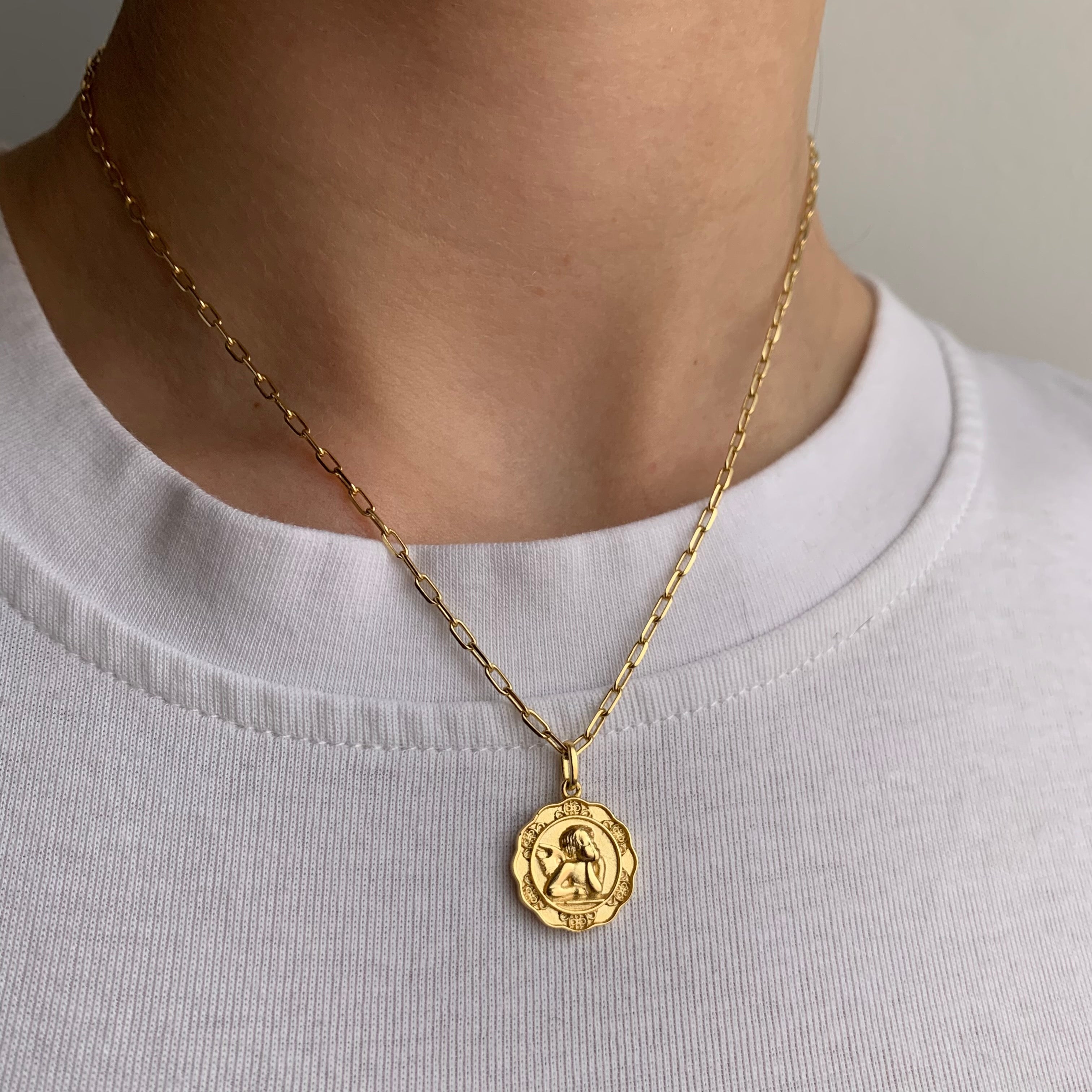 Delicate and Elegant Vintage Gold Pendant Necklace-xinru