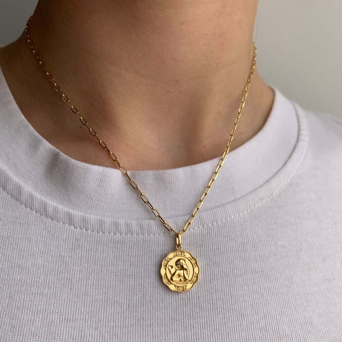 Delicate and Elegant Vintage Gold Pendant Necklace-xinru