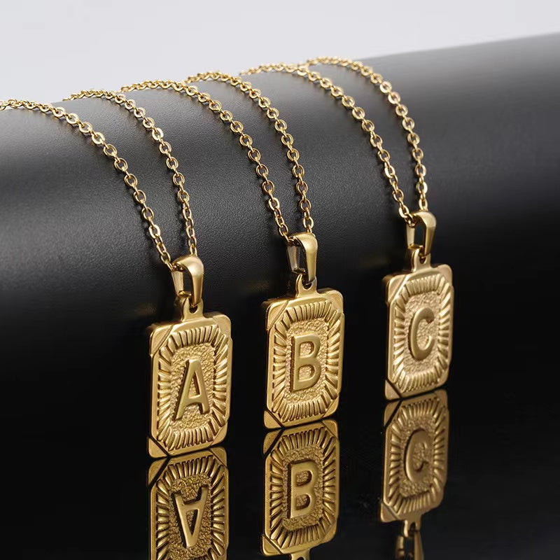 Initial Medallion Letter Gold Pendant Necklace-xinru