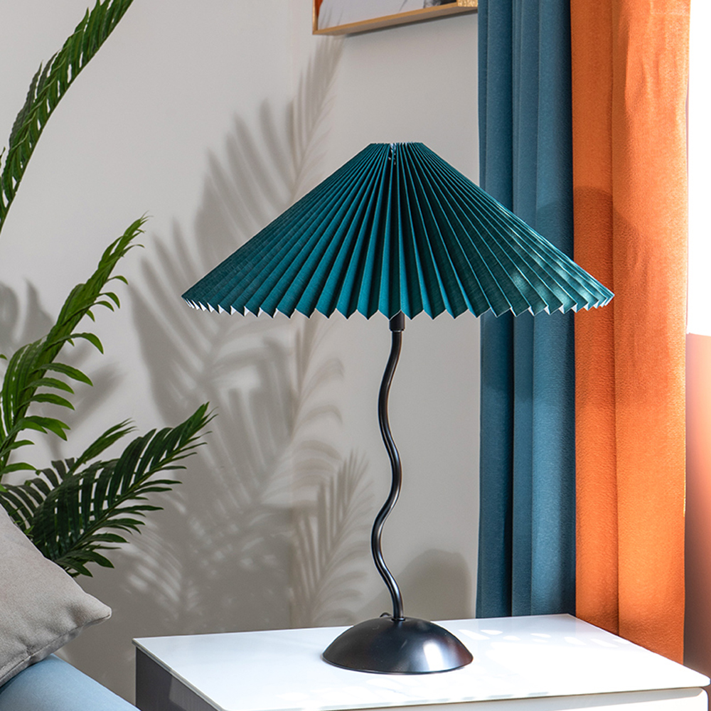 Vintage Pleated Fabric Table Lamp Minimalist Living Room Curve Lighting