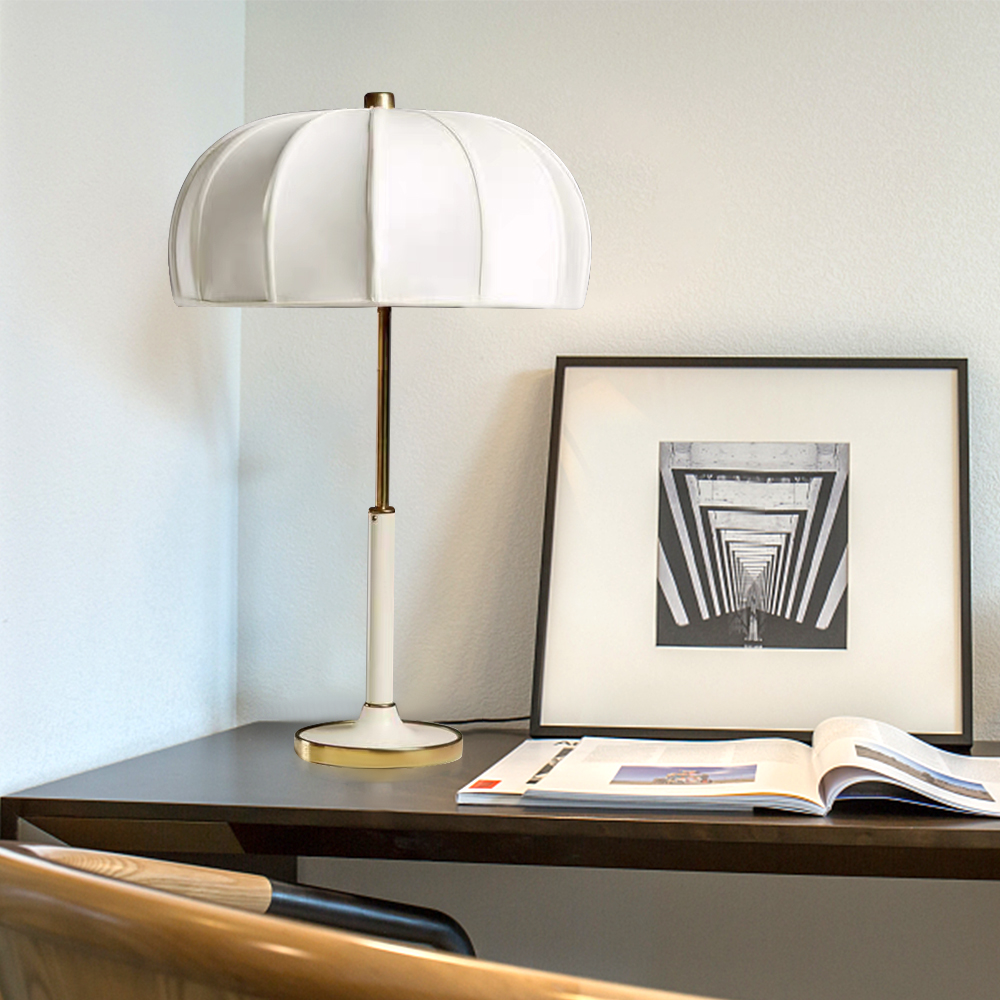 Mid Century Modern Table Lamp With Green/White Base