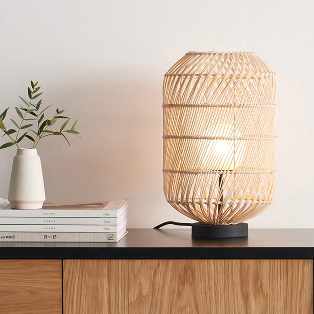 Japanese-style Creative Hand-woven Rattan Table Lamp