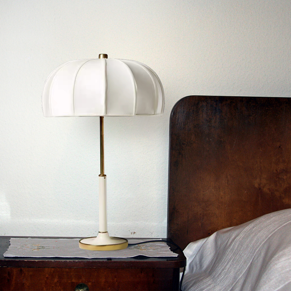 Mid Century Modern Table Lamp With Green/White Base