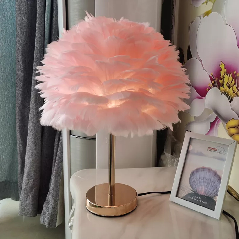 Creative Romantic Desk Lamp Nordic Style Bedside Feather Lamp