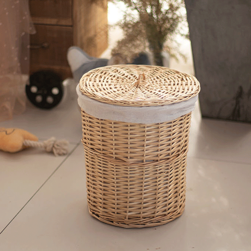 Hand-woven rattan clothes storage basket with lid for living room
