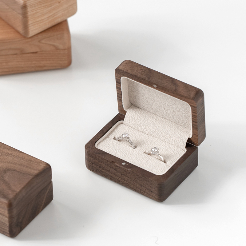 Wooden Pair of Rings Storage Box