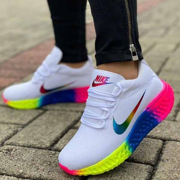 🌈👟Newest Women Multi Color Sole Trainer (true to size)