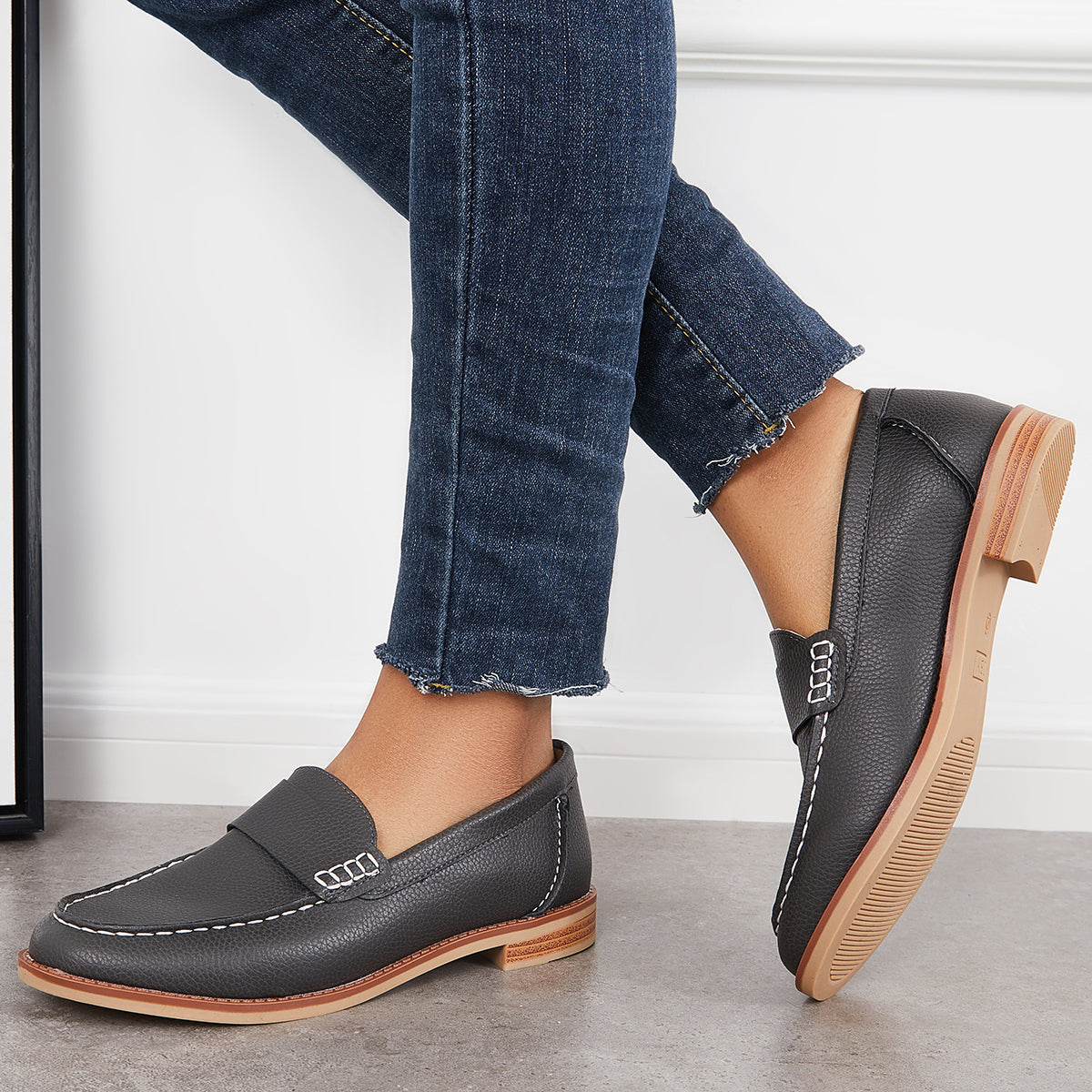 Cosylands Retro Round Toe Penny Loafers Low Heel Slip on Walking Shoes
