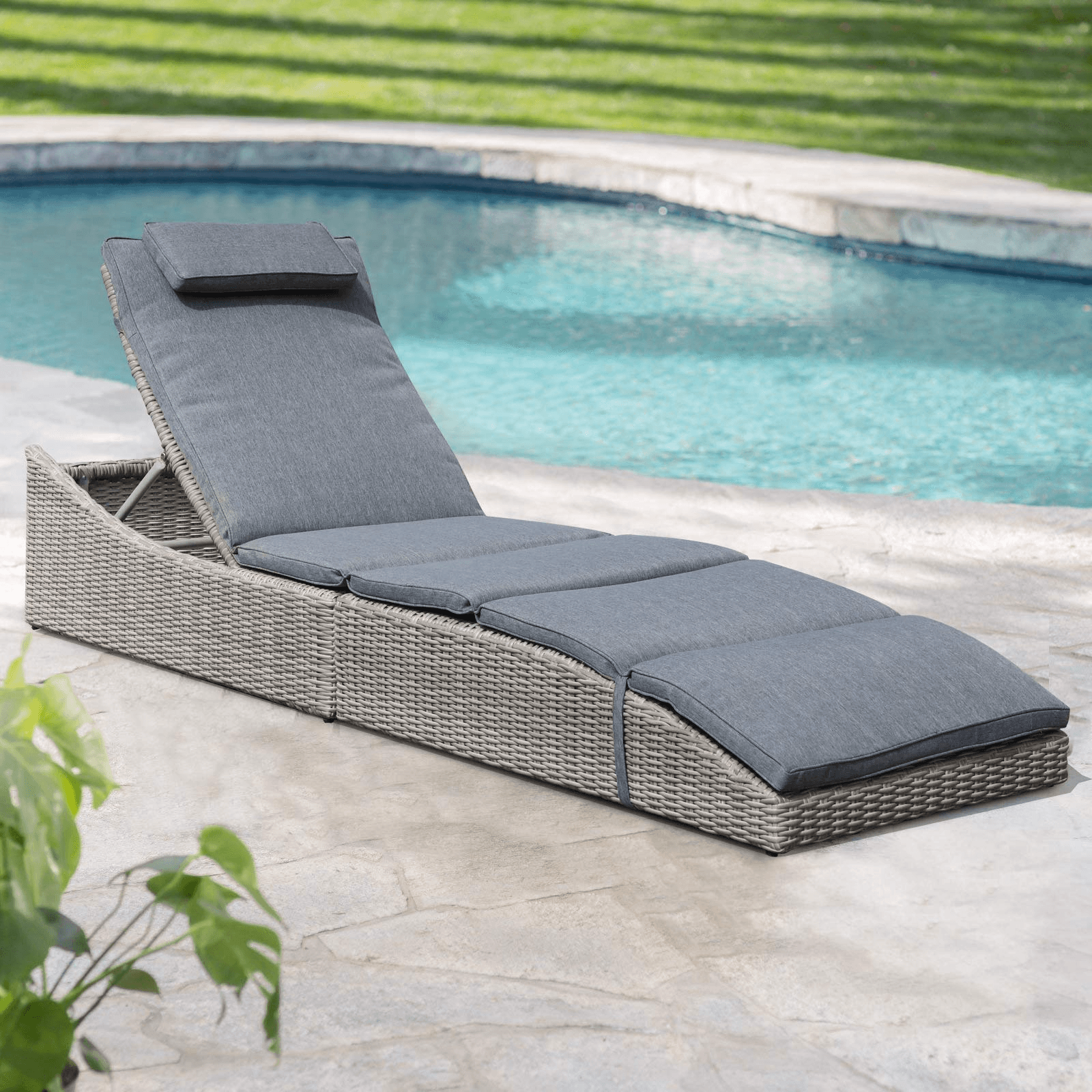 Pool wicker lounge online chairs